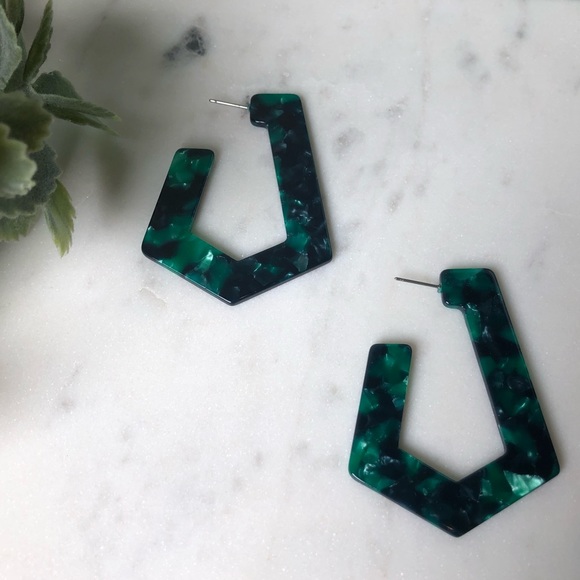 The Evy - Geometric Acrylic Emerald Hoops - Picture 3 of 6